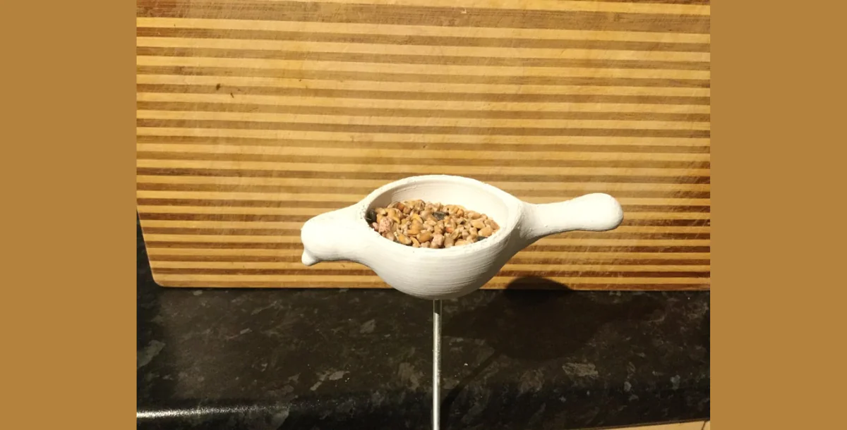 Bird feeder